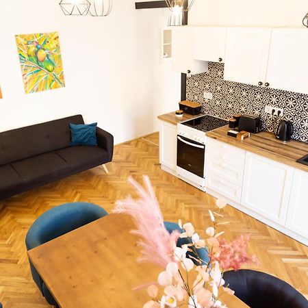 Art Home Eger Bagian luar foto
