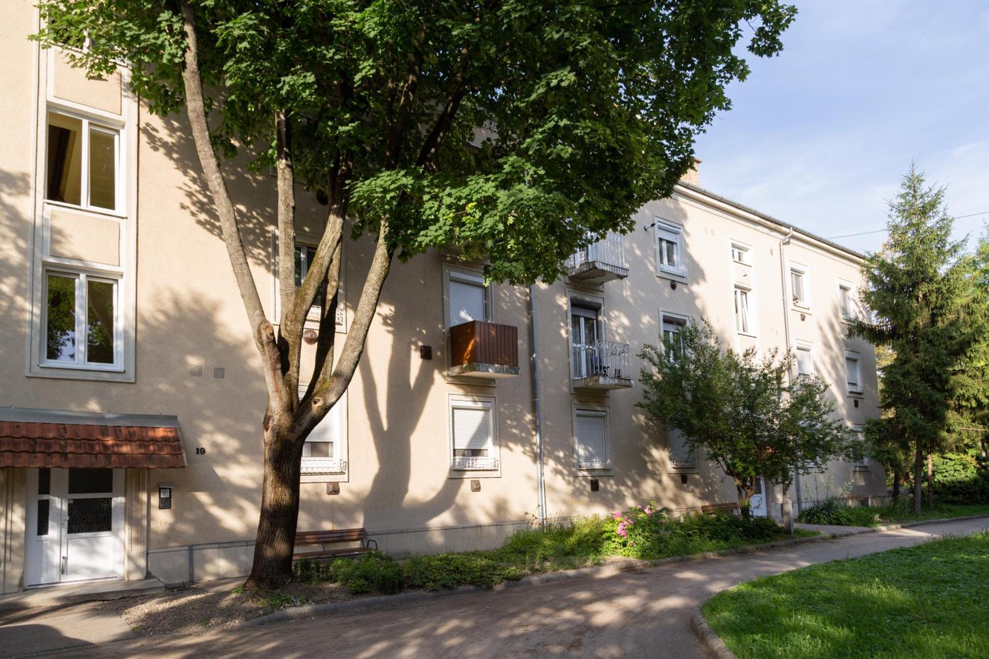 Art Home Eger Bagian luar foto