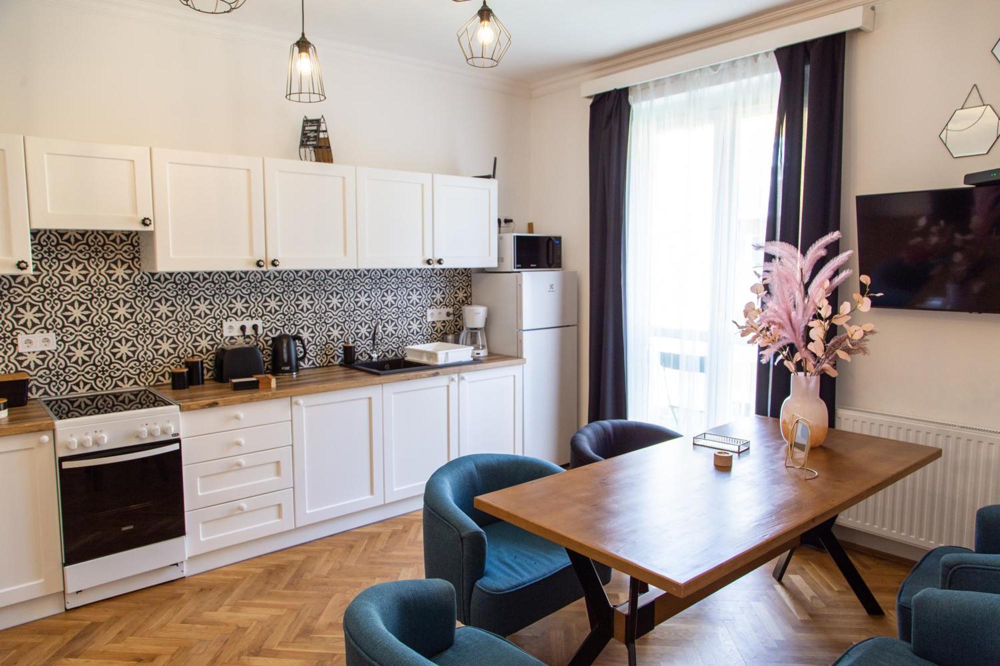 Art Home Eger Bagian luar foto