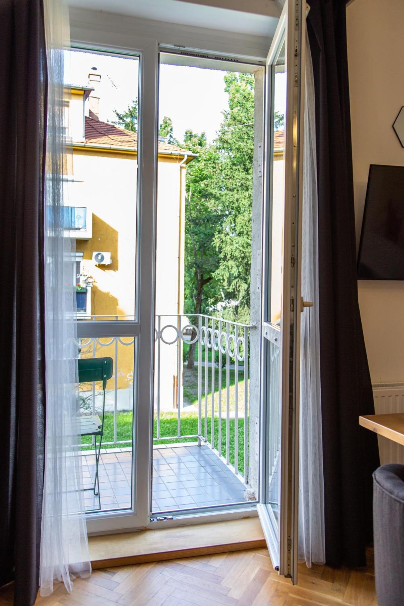Art Home Eger Bagian luar foto