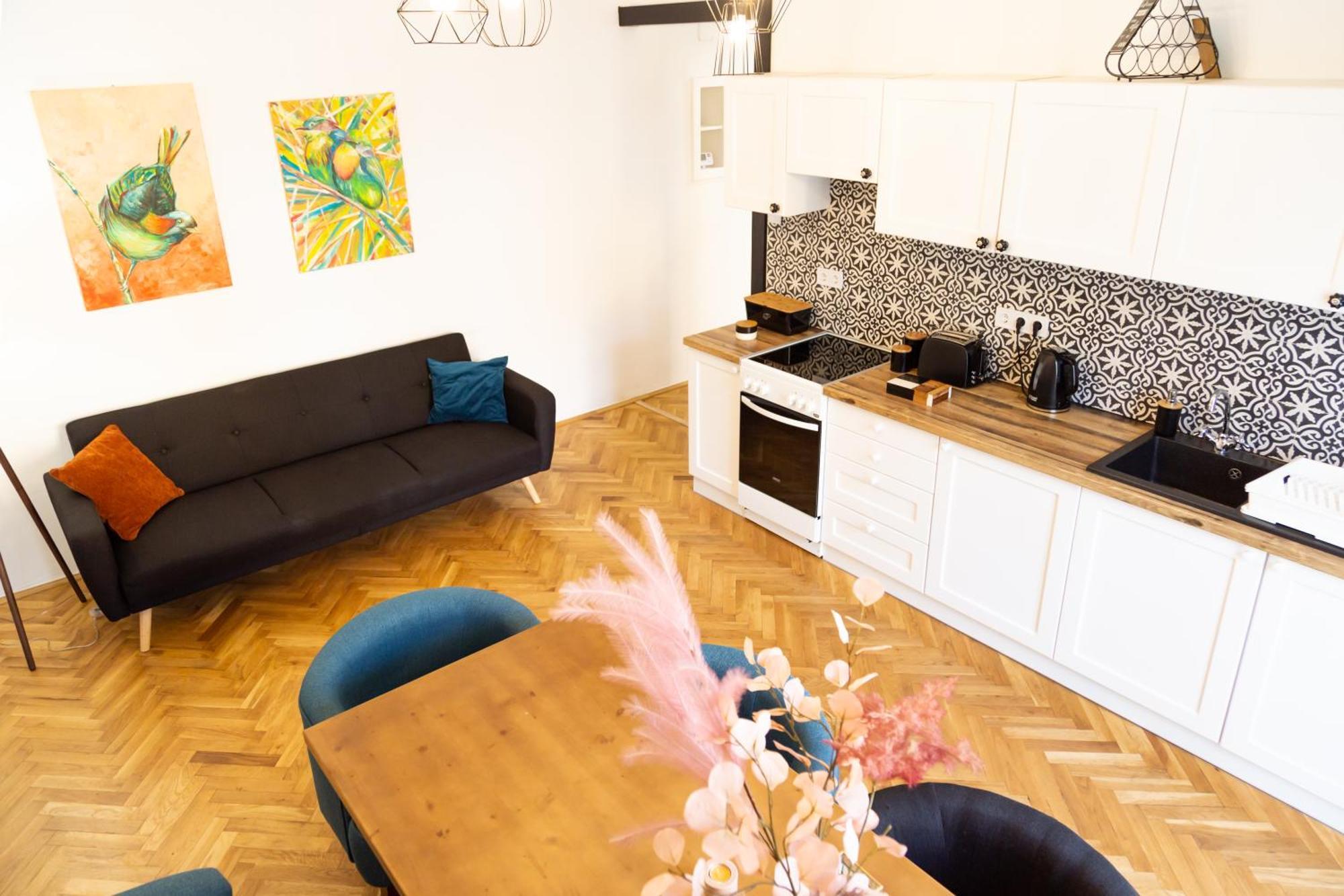 Art Home Eger Bagian luar foto